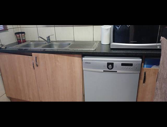 3 BEDROOM HOUSE FOR SALE IN CLAYVILLE